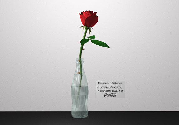 Natura Morta in una bottiglia di Coca-Cola